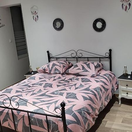Chez Aline Lägenhet Calais Exteriör bild
